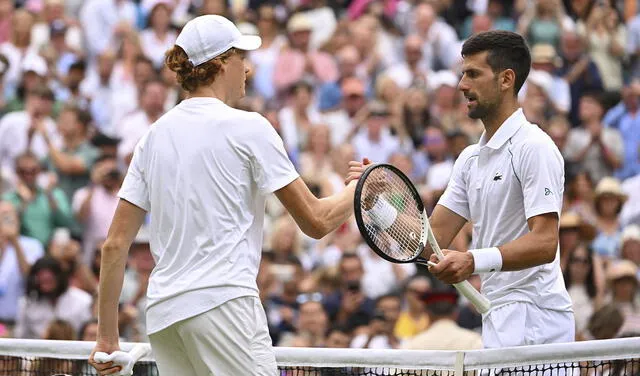 Novak Djokovic venció 3-2 a Jannik Sinner en cuartos de final de Wimbledon 2022. Foto: AFP