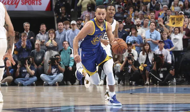 Stephen Curry hizo 24 puntos, 3 rebotes y 4 asistencias contra los Memphis Grizzlies. Foto: AFP