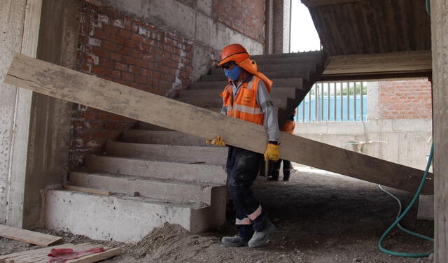 cemento obrero construccion obras vivienda mivivienda techo propio mvcs foto: LR