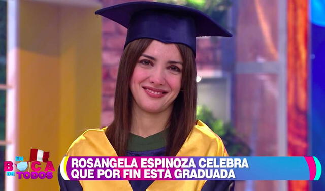 Rosángela Espinoza se conmueve al celebrar el fin de su carrera universitaria