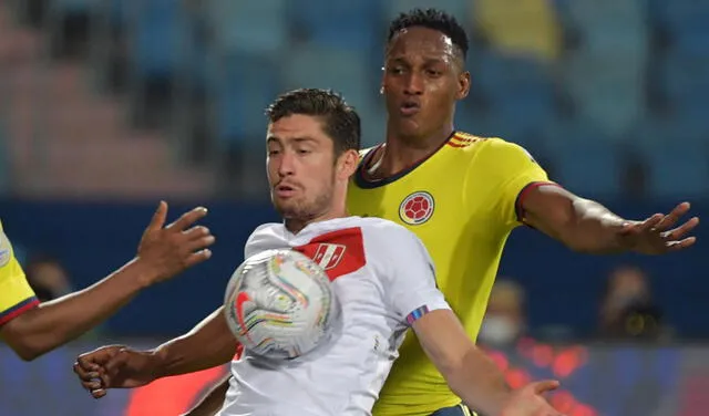 Santiago Ormeño jugó todo el primer tiempo ante Ecuador. Foto: AFP