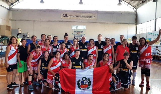 Delegación peruana en el Mundial Montecatini, Italia en 2017. Foto: Selección de maxibasketball