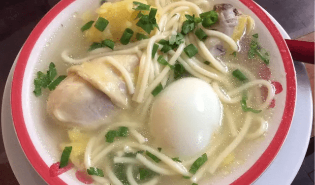 Caldo de gallina