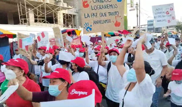 El recorrido inició a las 16.00 horas y el punto de partida fue la plaza de Armas