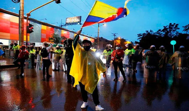 ¿Cuál es el significado de mostrar la bandera de Colombia al revés?