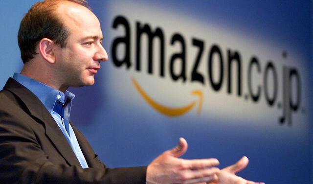 Jeff Bezos en 2001. En sus inicios, Amazon estaba dedicada a la venta de libros, peor luego se expandió a los CDs y DVDs. Foto: AFP