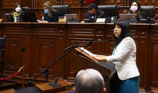 Mirtha Vásquez solicitó el voto de confianza al pleno del Parlamento. Foto: Congreso