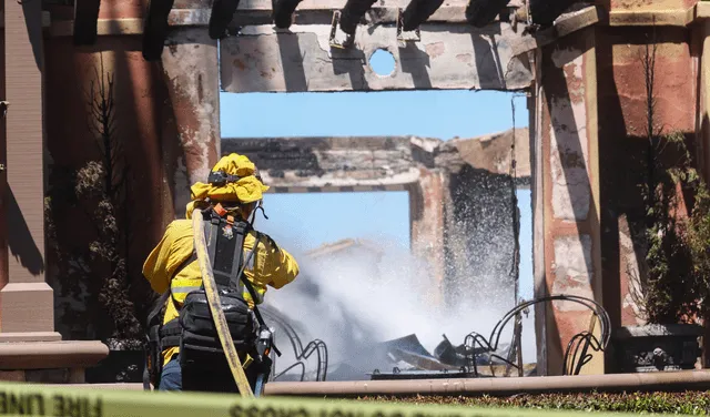 Los bomberos tienen más oportunidades laborales en ciudades como Texas y California. Foto: AFP