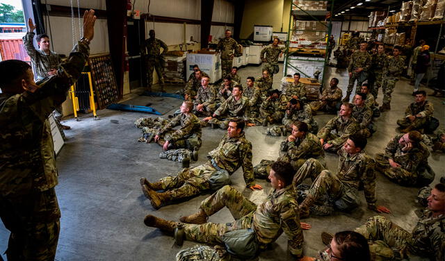 Los miembros activos del ejército de Estados Unidos tienen acceso a beneficios en salud, educación, compras y más. Foto: AFP