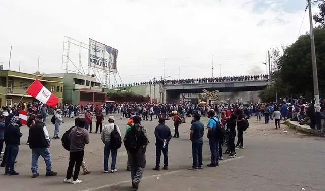 Bloqueo en el puente San Isidro en Arequipa. Foto: Los Protagonistas AQP