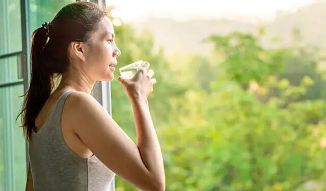 Las gárgaras de sal aliviarán la irritación en la garganta. Foto: Colgate