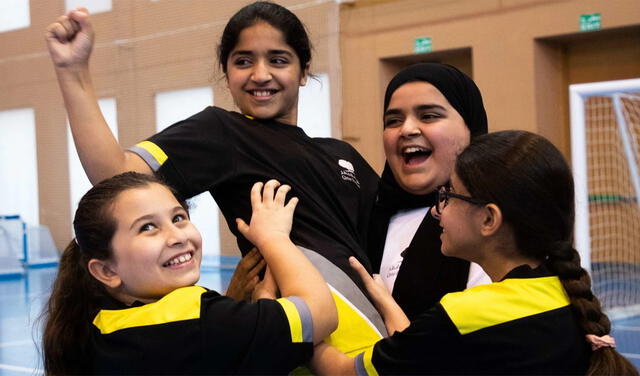 Ya existen oportunidades para las mujeres jóvenes que quieren jugar al fútbol en Qatar, pero dicen que se necesitan más. Foto: Qatar Foundation
