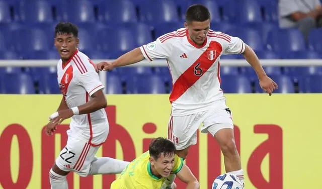 La Blanquirroja debutó ante la Canarinha en el Sudamericano sub-20. Foto: Twitter/Selección peruana