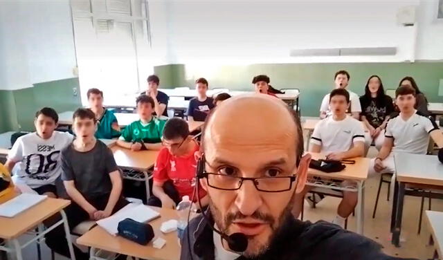 Profesor de historia motiva a sus alumnos y ellos responden al estilo de Cristiano Ronaldo: “¡Siuu!”