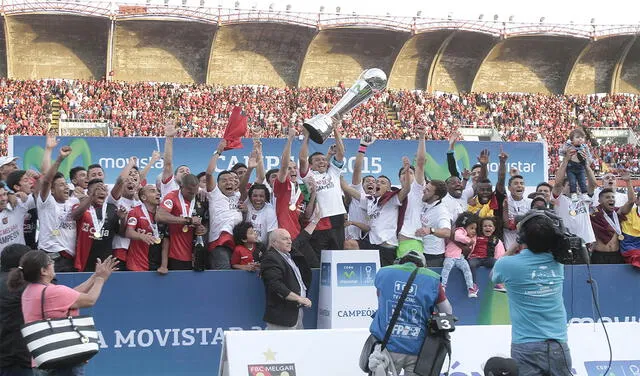 En el año de su centenario, el 2015, FBC Melgar levantó el trofeo de campeón en Arequipa. Foto: La República/Archivo