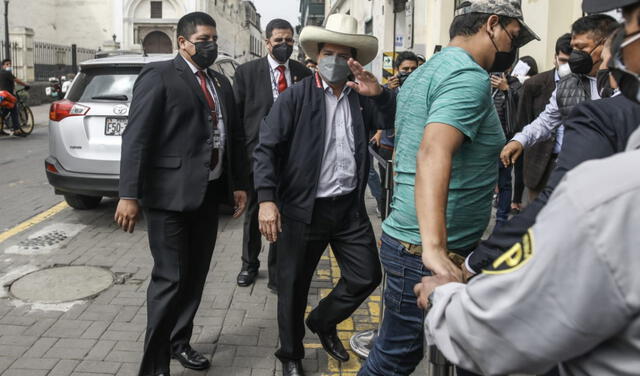 Pedro Castillo acudió a la Reniec este martes 20 de julio, un día después de su proclamación como presidente de la República. Foto: Aldair Mejía/La República