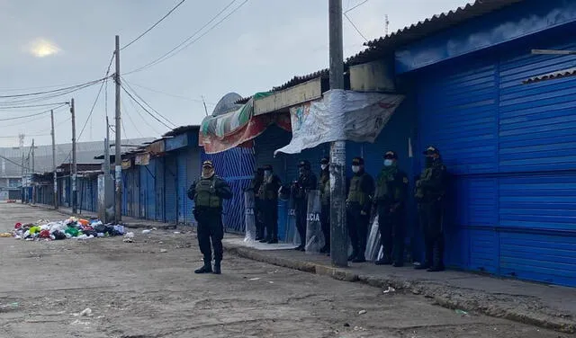 el Jefe de la Macro Región Policial Lambayeque, general PNP, Jhonny Veliz Noriega manifestó su incomodidad porque no se logró cerrar los 13 puntos de acceso al mercado