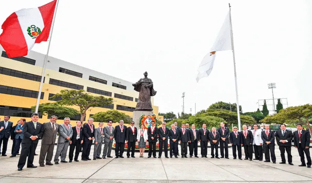 Autoridades de la Universidad Nacional Mayor de San Marcos inauguraron la semana de celebración del 471 aniversario. Foto: UNMSM