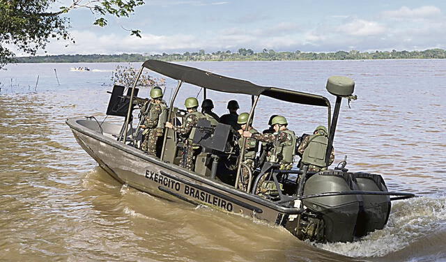 Búsqueda. La policía se movilizó cerca de la frontera con Perú. Foto: EFE