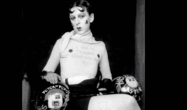 Claude Cahun: ¿quién es la artista trans homenajeada por Google?