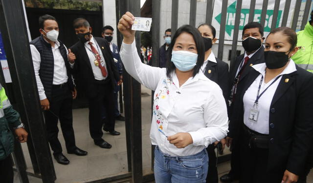 Keiko Fujimori acudiendo a votar en Surco. Foto: Marco Cotrina/La República