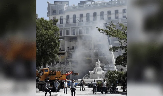 Fotografía de la zona donde se registró una explosión en hotel Saratoga de La Habana. Foto: EFE