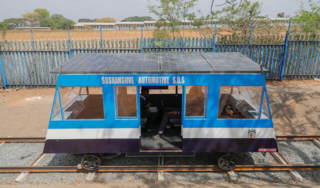 Tren solar construido en Sudáfrica. Foto: AFP