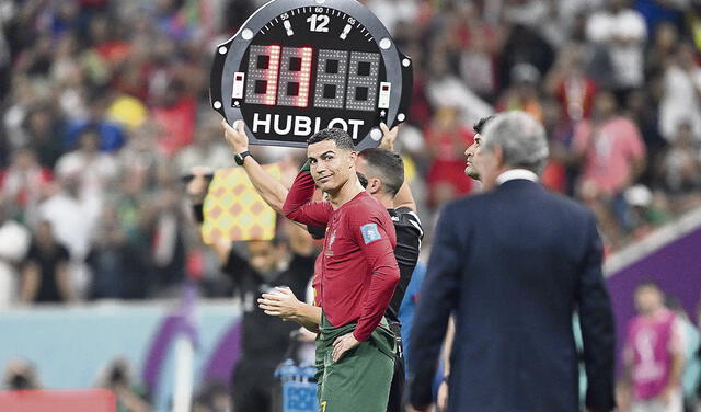 Molesto. La cara de Cristiano Ronaldo al ingresar al campo en el minuto 74 ante Suiza lo dice todo. El malestar con el técnico Fernando Santos es evidente. Foto: AFP