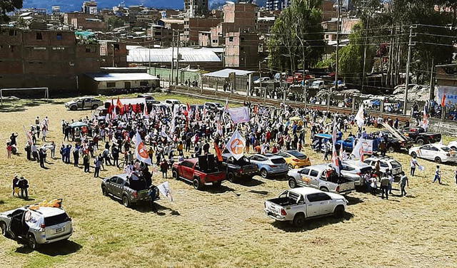 Distancia. En mitin en Huaraz, antifujimoristas quedaron lejos, tras ser rechazados. Foto: difusión