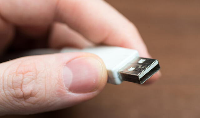 ¿Cómo revisar un USB desde tu teléfono sin tener que conectarlo a una PC?