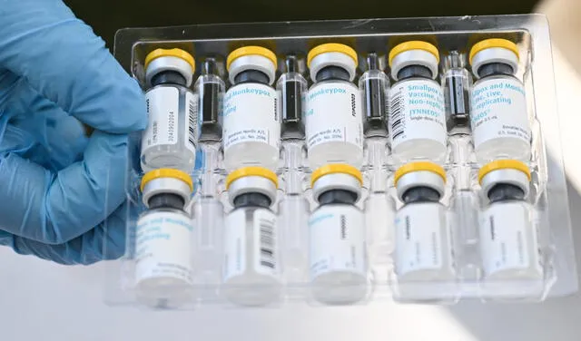 Set de viales de la vacuna JYNNEOS, fabricada por la empresa danesa Bavarian Nordic. Foto: AFP