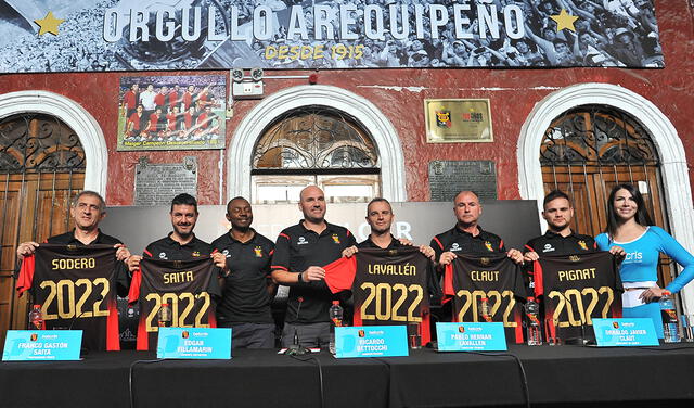 Pablo Lavallén y su comando técnico fueron presentados en Arequipa. Foto: FBC Melgar
