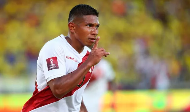 Edison Flores marcó el tanto de la victoria de Perú ante Colombia. Foto: Twitter/Selección Peruana