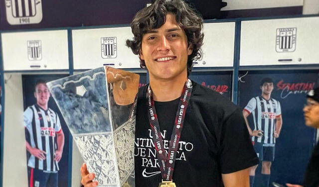 Sebastien Pineau ganó su primer campeonato de primera división con Alianza Lima en el 2022. Foto: Instagram/@s.pineau9