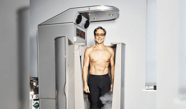 Asprey enfría su cuerpo con nitrógeno en una máquina de crioterapia
