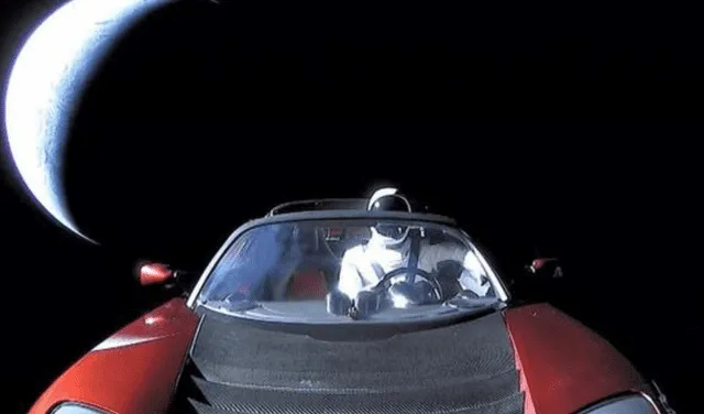 El vehículo eléctrico Roadster de Tesla fue enviado al espacio en 2018