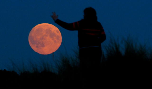 La superluna de sangre de 2018 vista desde Liverpool. Al igual que esta, la de 2021 se verá más grande que otras lunas llenas. Foto: Liverpool Echo