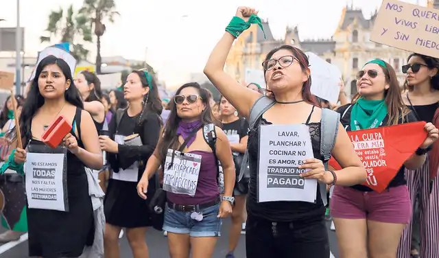 Incertidumbre. Hay más mujeres que no definen su voto. Foto: Jorge Cerdán/La República Incertidumbre. Hay más mujeres que no definen su voto. Foto: Jorge Cerdán/La República