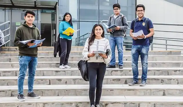 Jóvenes podrán postular por las 5.000 becas integrales. Foto: El Peruano