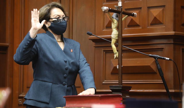 La congresista Gladys Echaíz consideró que la decisión de conformar la Mesa Directiva la debe tomar Alianza para el Progreso. Foto: Congreso.