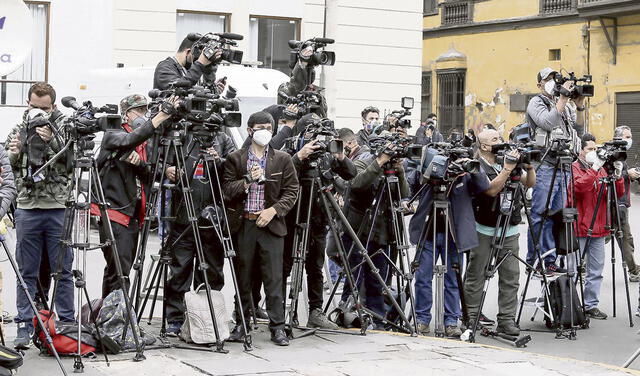 prensa peruana camarografos