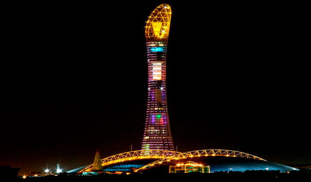 La Aspire Tower resalta por su forma de antorcha. Foto: Visit Qatar