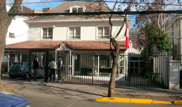 Los distintos consulados del Perú permiten obtener el permiso consular de viaje si un padre o ambos están en el extranjero. Foto: Chile