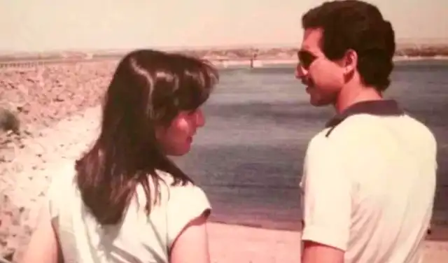 Fueron novios de adolescentes y se reencontraron después de 33 años para planear su boda Fueron novios de adolescentes y se reencontraron después de 33 años para planear su boda