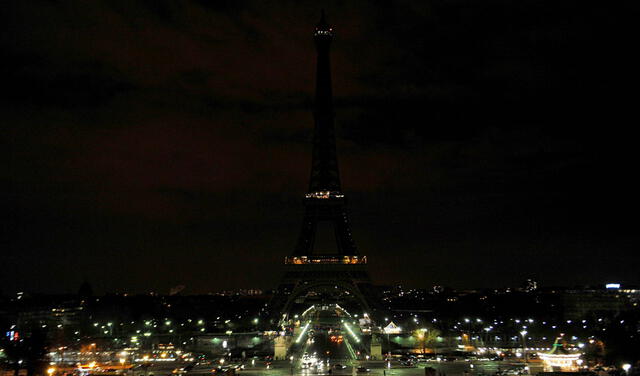 Grandes monumentos en el mundo apagan sus luces por 60 minutos. Foto: EFE