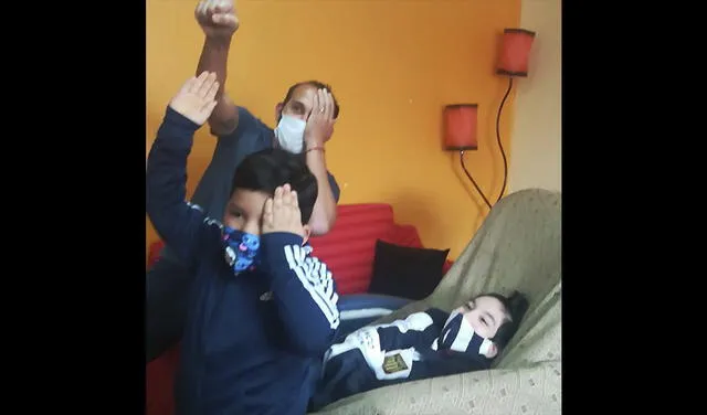 Alianza Lima: Hernán Barcos cumplió el sueño a niño hincha del club visitándolo en su domicilio