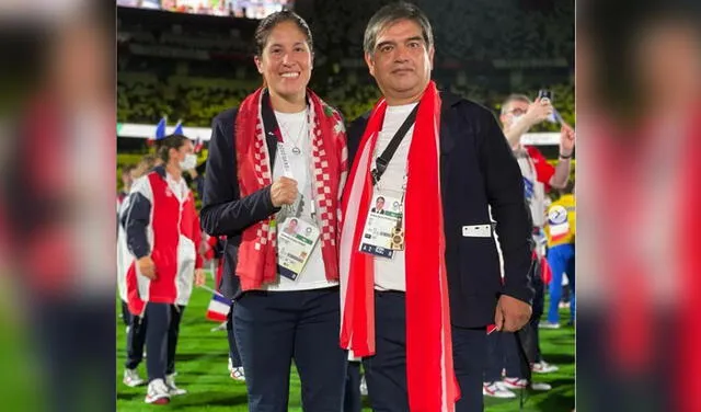 Alexandra Grande fue una de las abanderadas de Perú en la clausura de los Juegos Olímpicos. Foto: Instagram