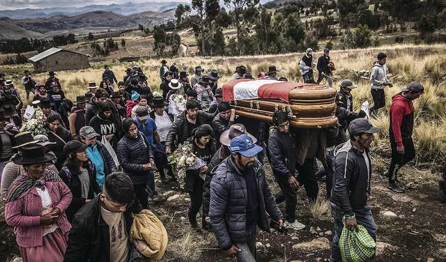 Vidas humanas. Las circunstancias en las que murieron civiles en las protestas tienen que ser investigadas a fondo. Foto: Wilber Huacasi/La República