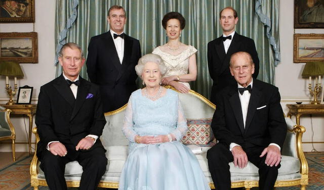 Príncipe Felipe, la reina Isabel II y sus hijos