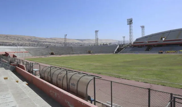 Comisión verificó todos los ambientes del recinto deportivo. Foto: FPF